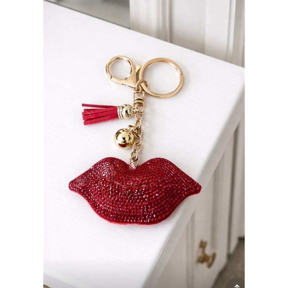 Red Rhinestone Lip Bag Charm Key Chain New - Picture 2 of 2